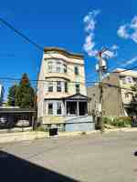 featured image of 8 Horatio Street #1