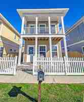 featured image of 708 W Intendencia St
