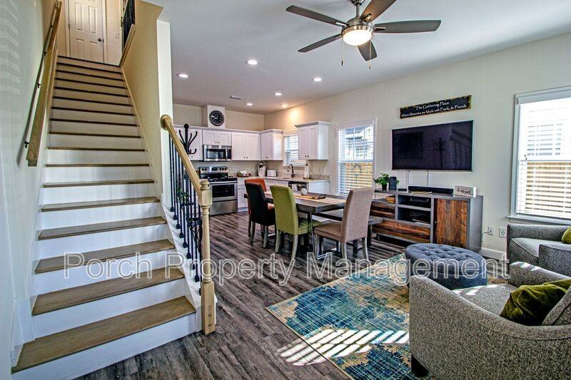 708 W Intendencia St - Photo 2 of 8