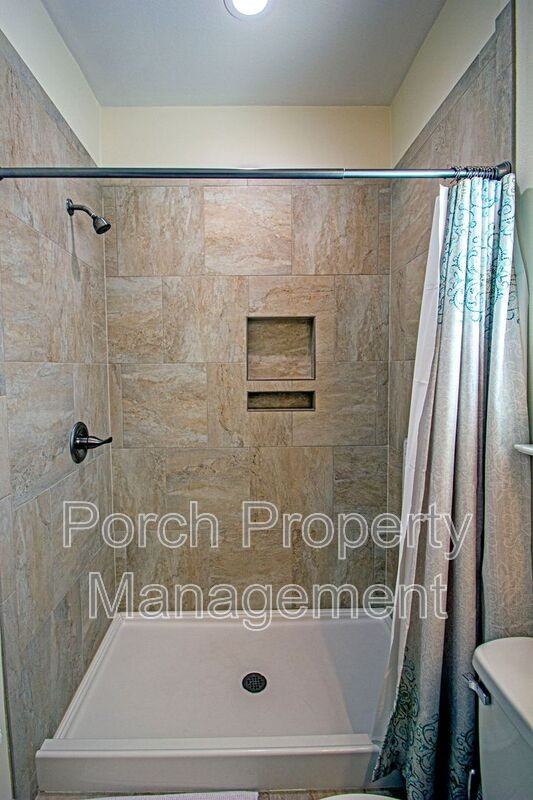 708 W Intendencia St - Photo 7 of 8