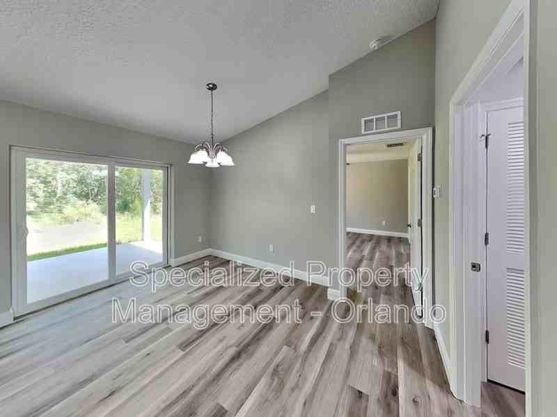 3111 W Viking Ln - Photo 7 of 22