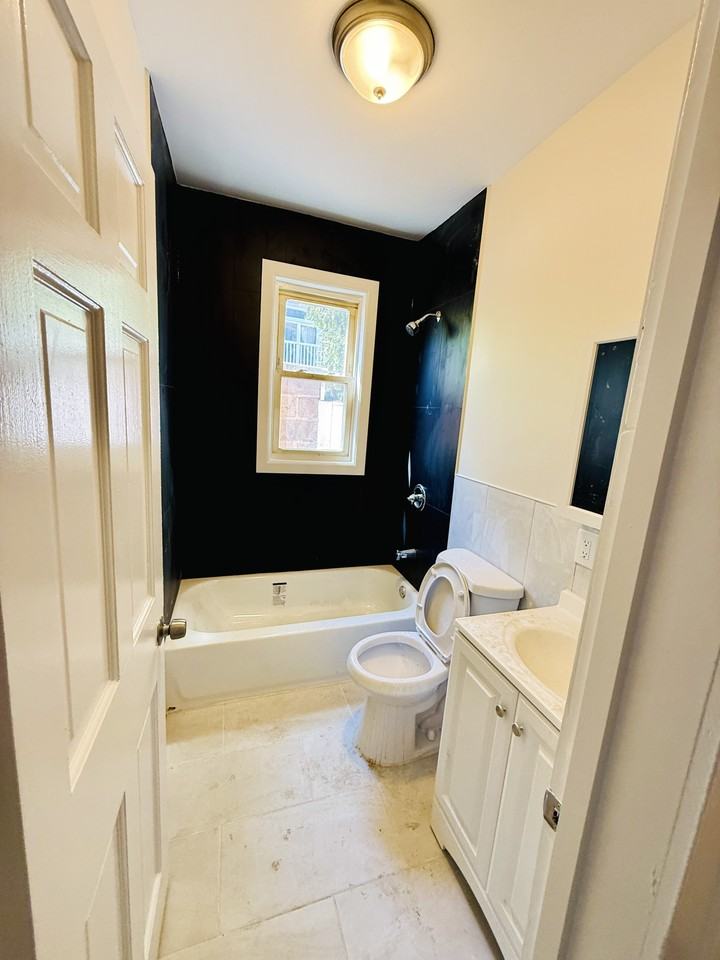 8 Horatio Street #1 - Photo 5 of 14