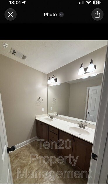 9420 Yarbrough Rd - Photo 4 of 18