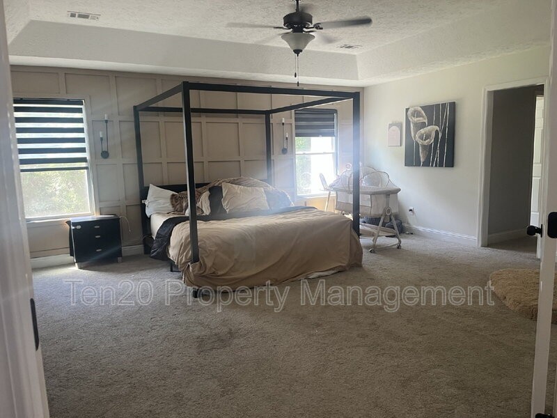 9420 Yarbrough Rd - Photo 7 of 18