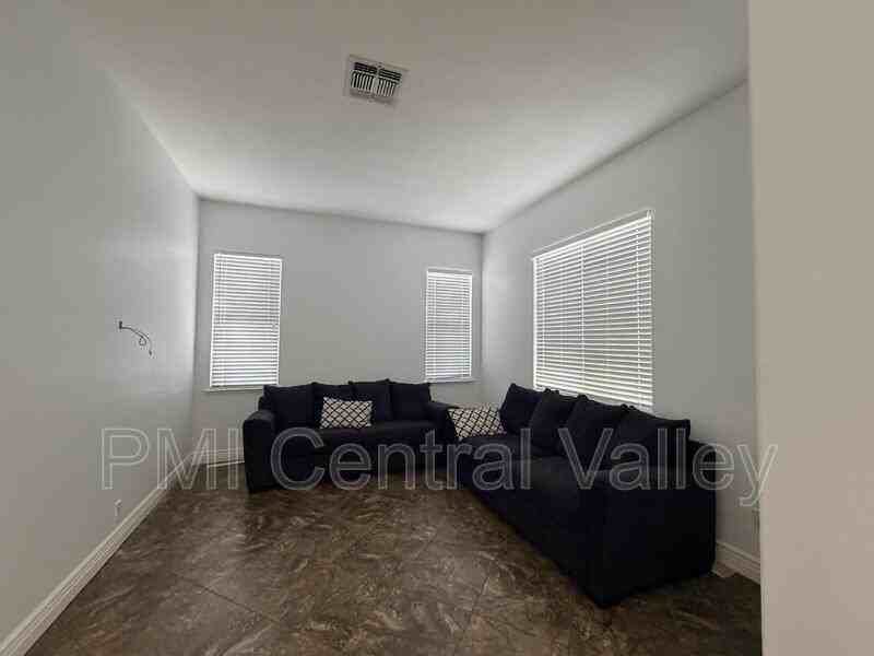 108 Hornfels Ave - Photo 6 of 42