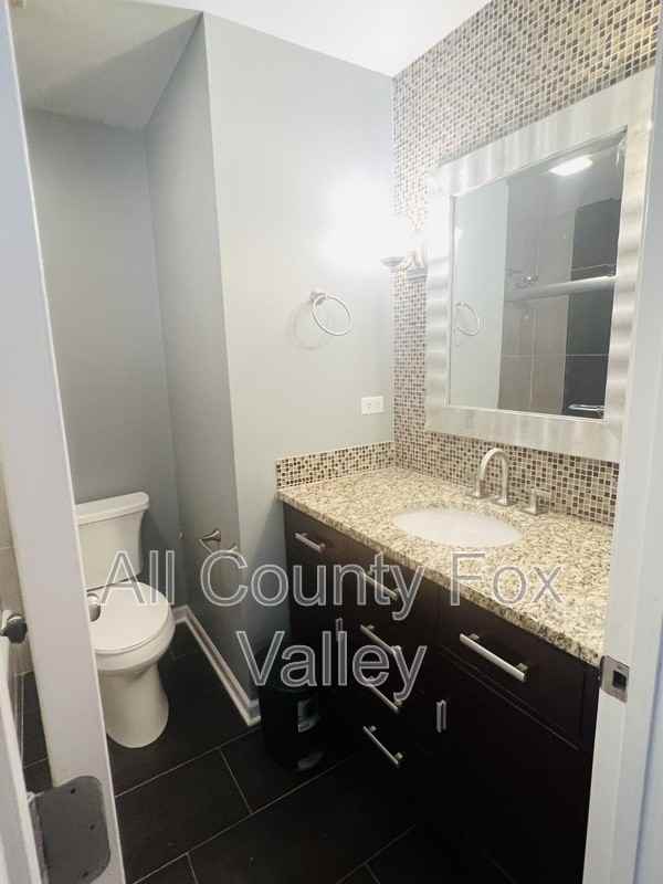 489 Ridgewood Ln - Photo 7 of 40