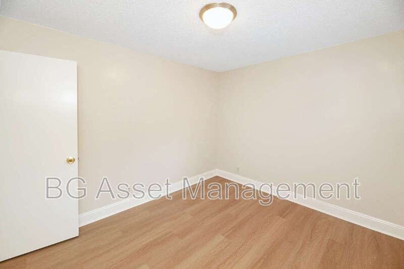 1600 Tyler St #C - Photo 6 of 21