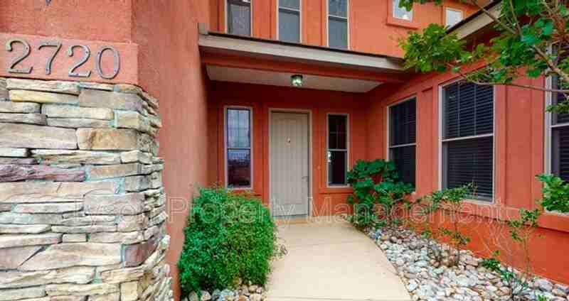 2720 Walsh Loop Se - Photo 4 of 23