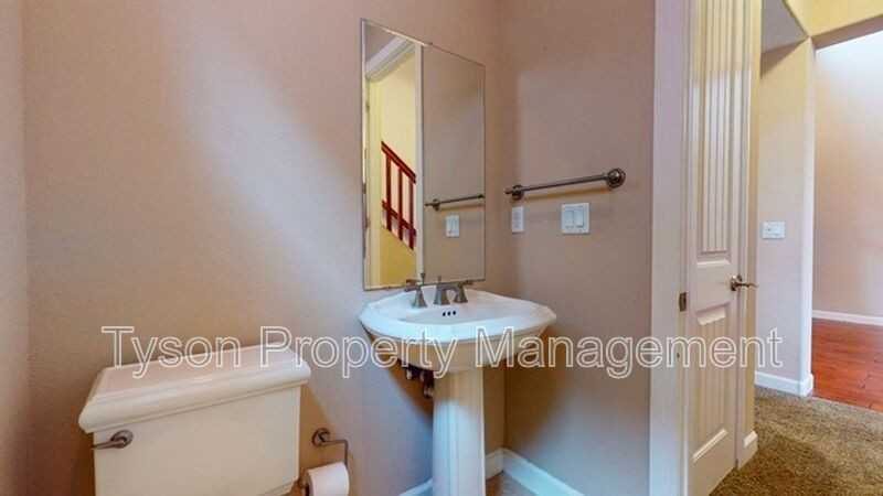 2720 Walsh Loop Se - Photo 7 of 23