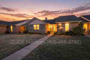 featured image of 431 W Curtis Dr