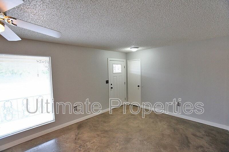 9331 W Arrowhead Dr - Photo 6 of 23