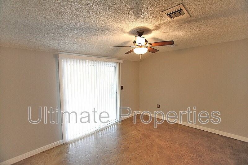 9331 W Arrowhead Dr - Photo 7 of 23