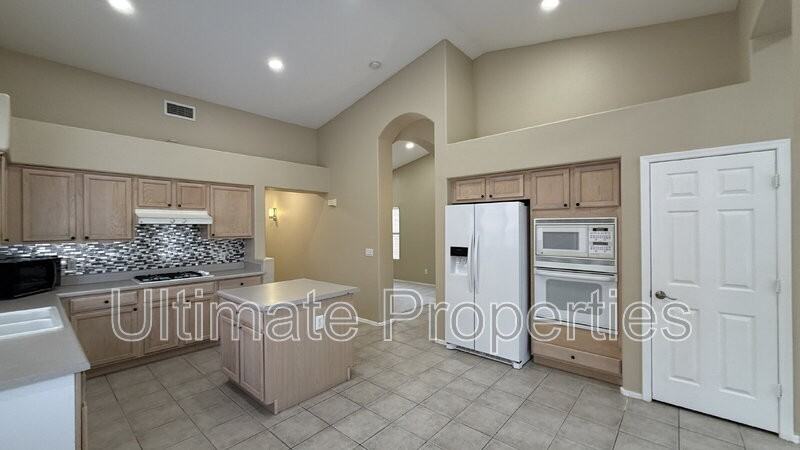 5434 W Saint John Rd - Photo 6 of 13