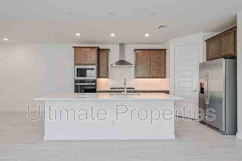7404 W Buckhorn Trl - Photo 5 of 17