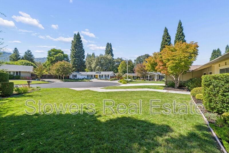 132 Glen Ct - Photo 2 of 46