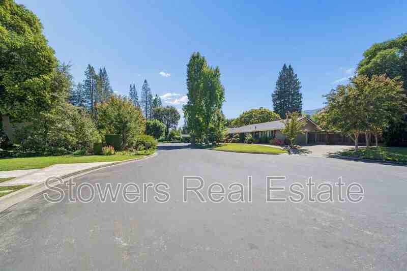 132 Glen Ct - Photo 3 of 46
