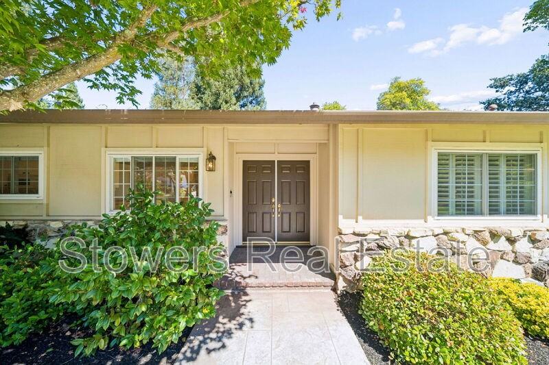 132 Glen Ct - Photo 4 of 46