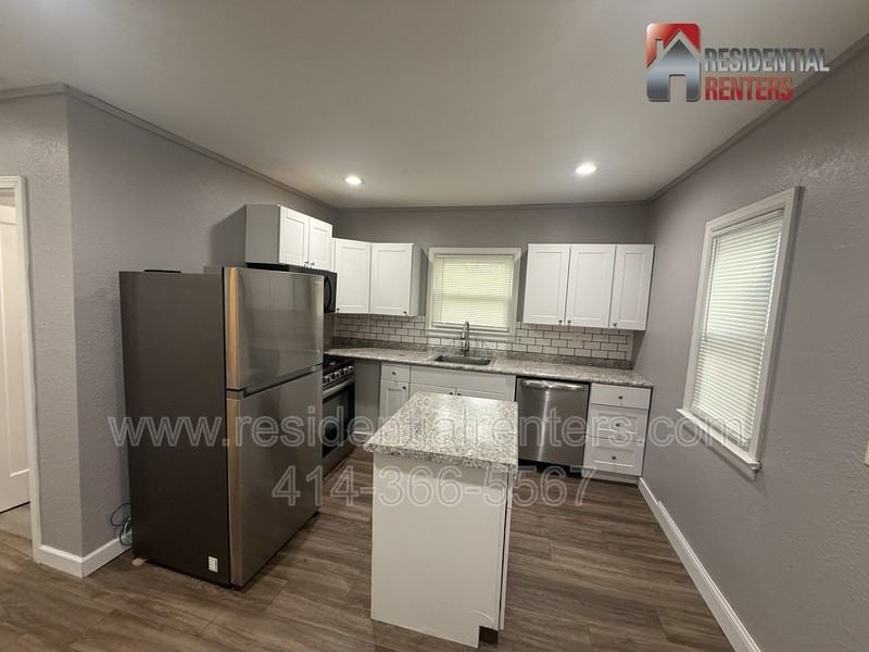 4585 N 127th St - Photo 5 of 17