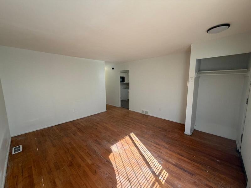8095 Wyoming St - Photo 3 of 12