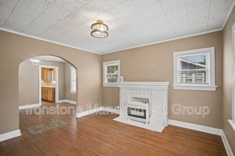 1412 S Florence Pl - Photo 3 of 16