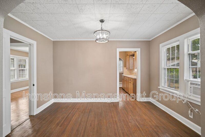 1412 S Florence Pl - Photo 5 of 16