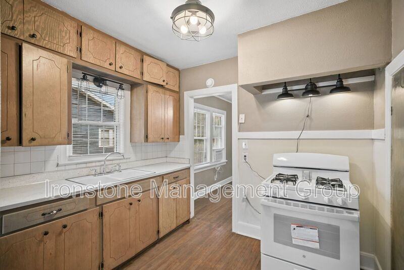 1412 S Florence Pl - Photo 6 of 16