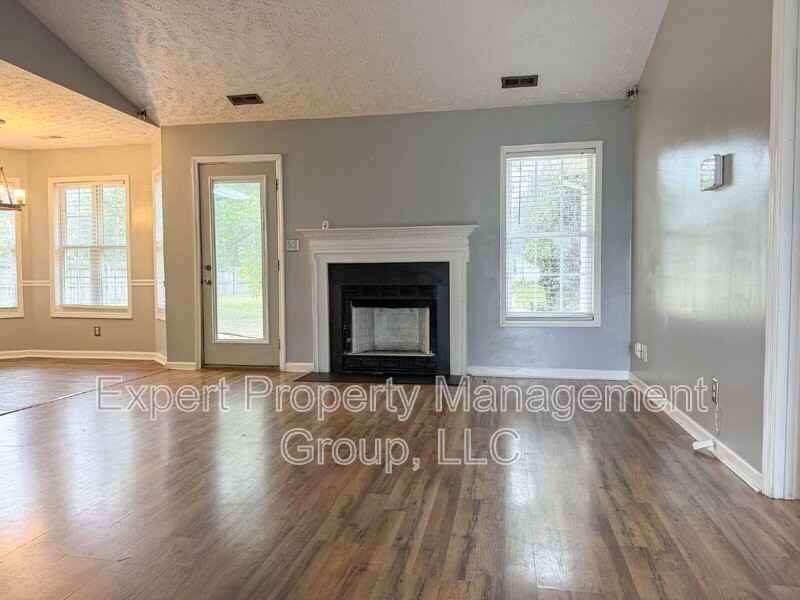 162 Cavalier Dr - Photo 5 of 23