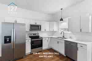 featured image of 1010 Knight St #1012