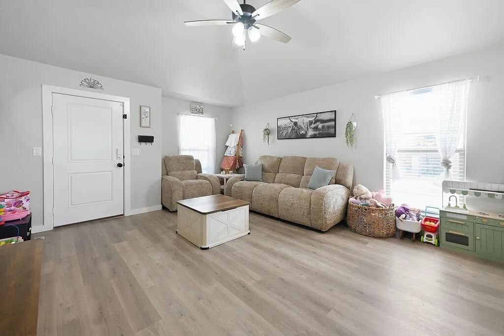 7119 Desert Spire - Photo 5 of 26