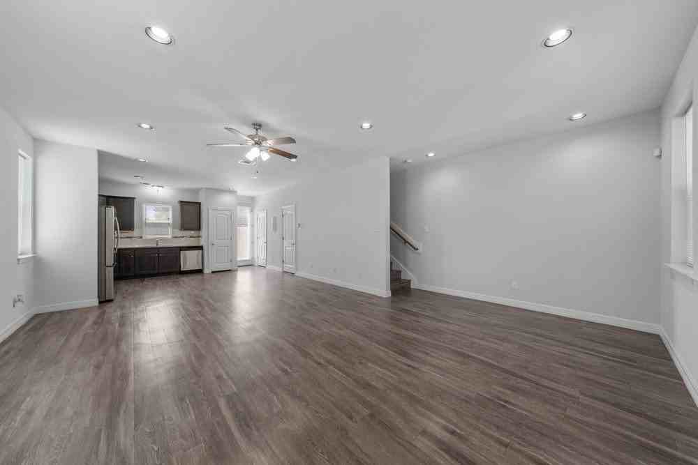 130 Belmont - Photo 5 of 36