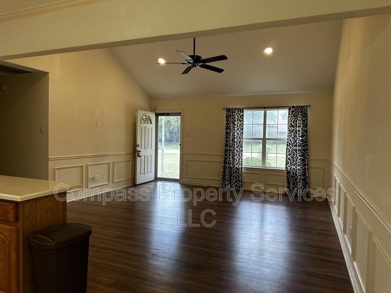 289 Nally St - Photo 2 of 16