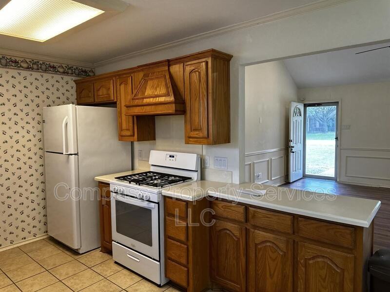 289 Nally St - Photo 5 of 16