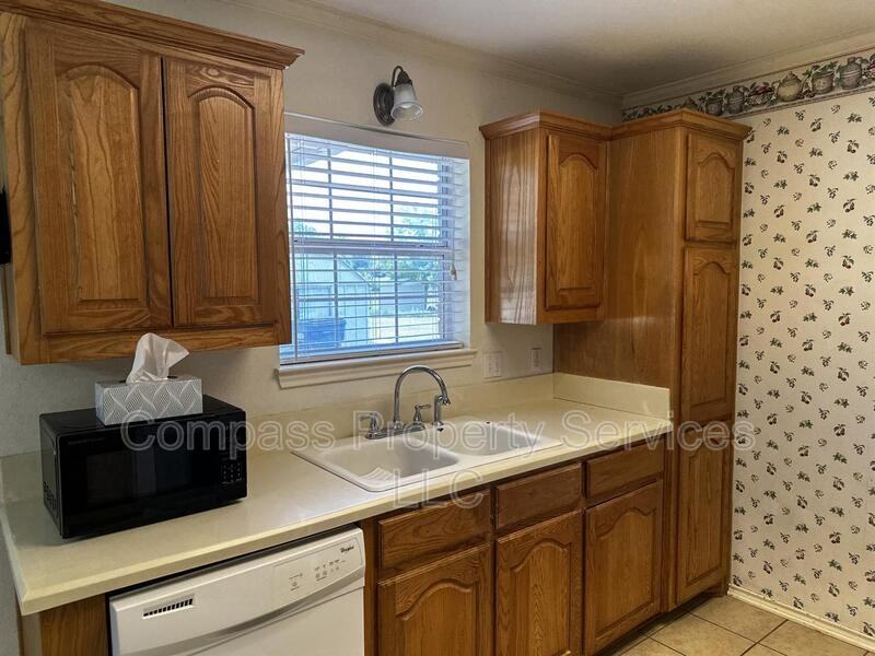 289 Nally St - Photo 6 of 16