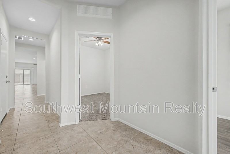 11553 E Sunflower Ln - Photo 7 of 50