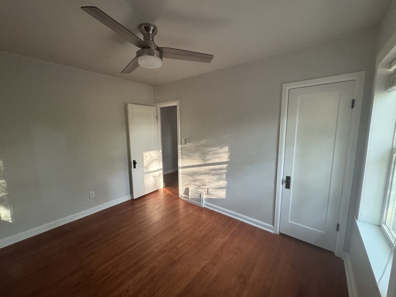 1174 E Elgin Ave #NA - Photo 5 of 16