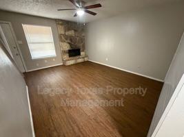 featured image of 1610 Sun Valley Dr #D
