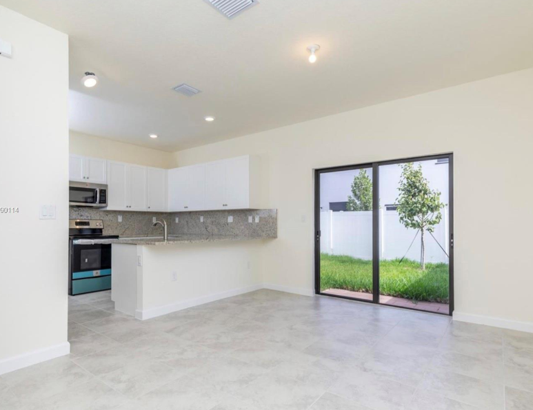 W 33rd Way - Photo 6 of 18