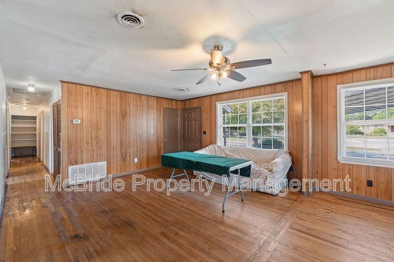 3008 Claudia Dr - Photo 6 of 23