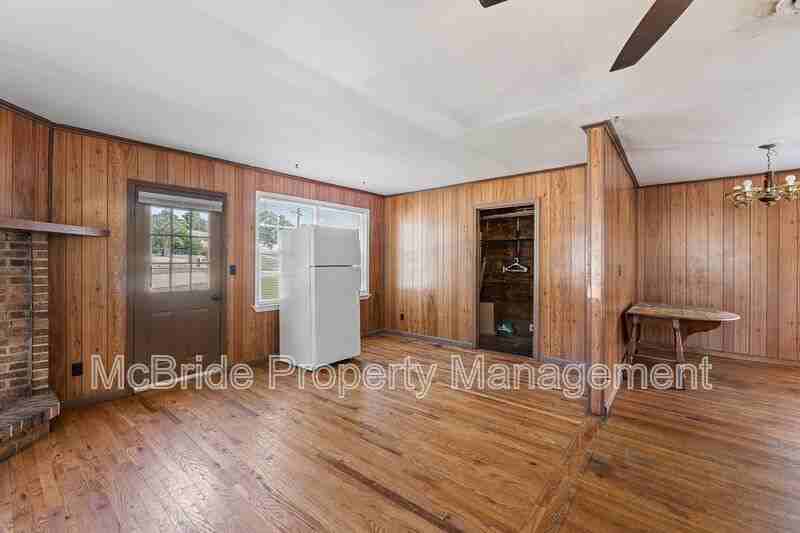 3008 Claudia Dr - Photo 7 of 23