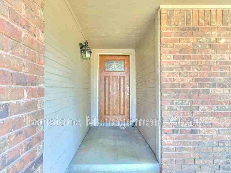 12013 S Gum Ave - Photo 3 of 50