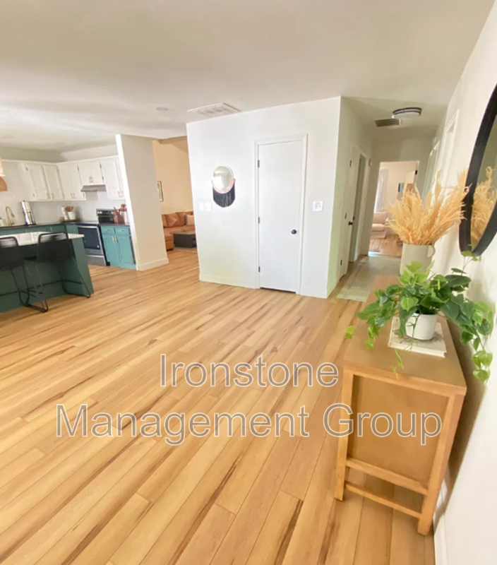 2516 E 74th Pl - Photo 3 of 19