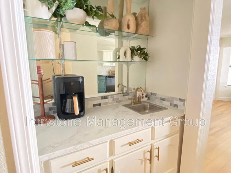 2516 E 74th Pl - Photo 4 of 19