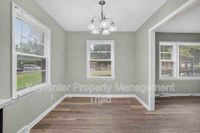 300 Martingale Dr - Photo 4 of 29