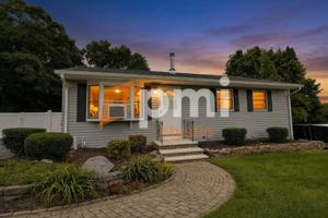 featured image of 90 Nantucket Dr