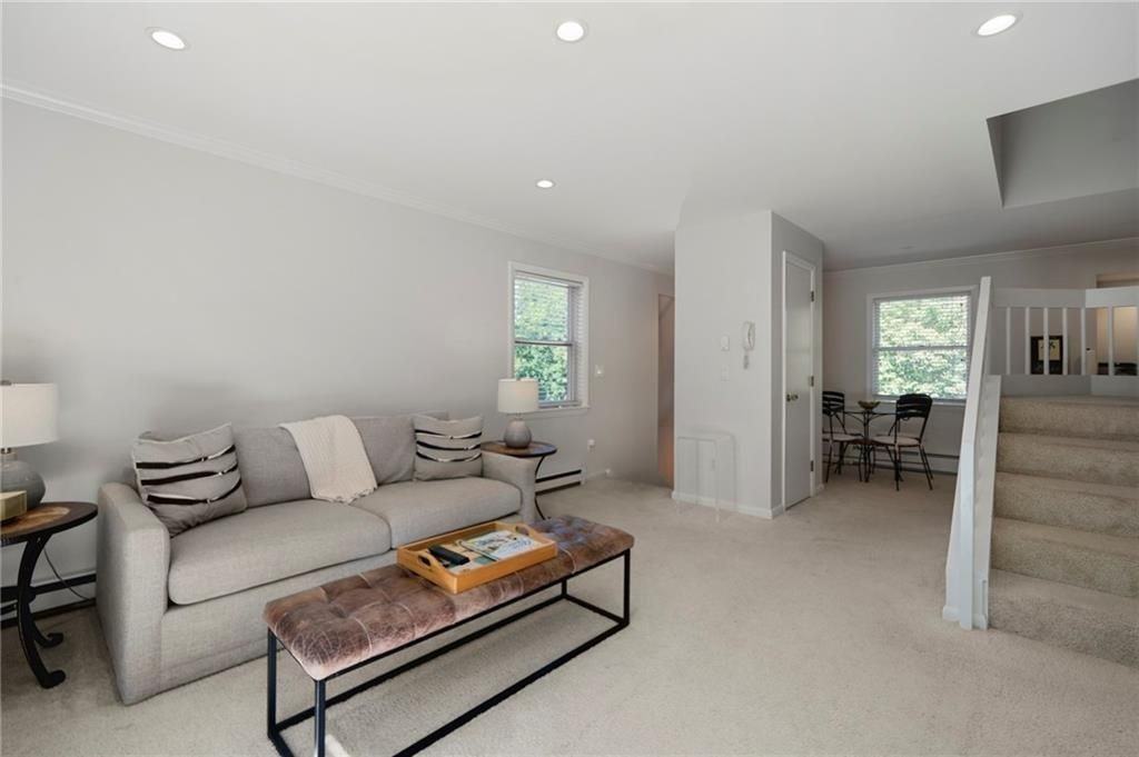 364 Bellevue Ave ##D6 - Photo 2 of 26