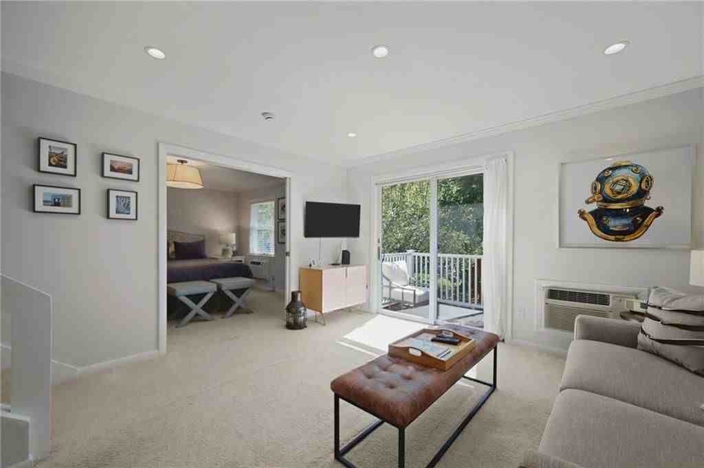 364 Bellevue Ave ##D6 - Photo 3 of 26