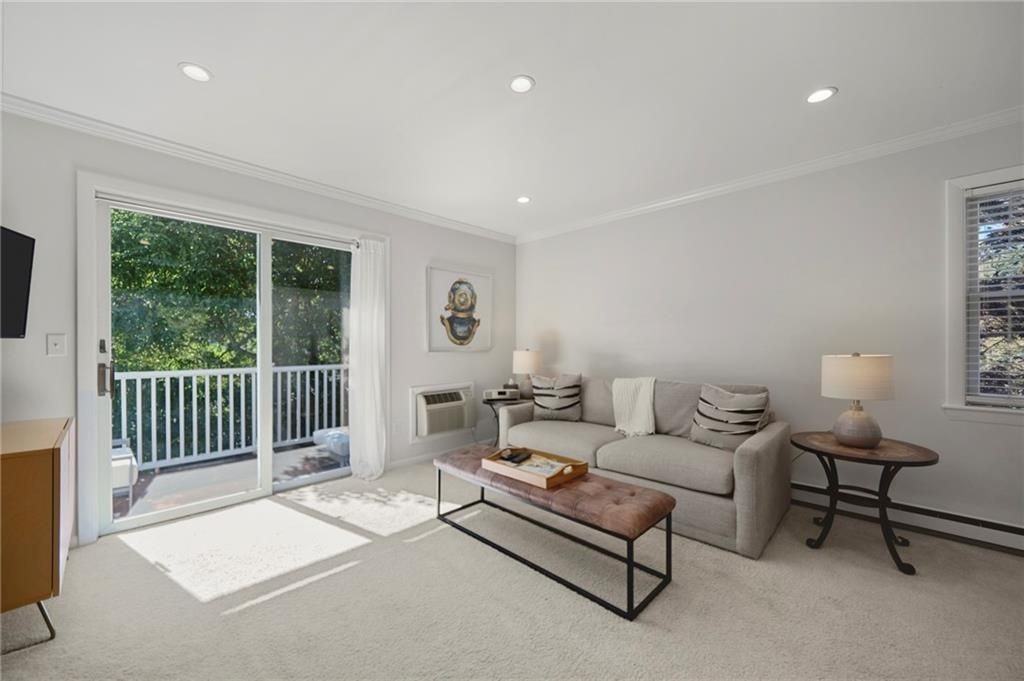 364 Bellevue Ave ##D6 - Photo 4 of 26