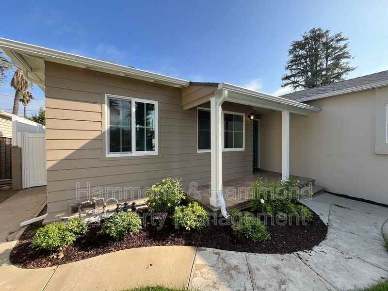 13607 Huston St - Photo 3 of 33
