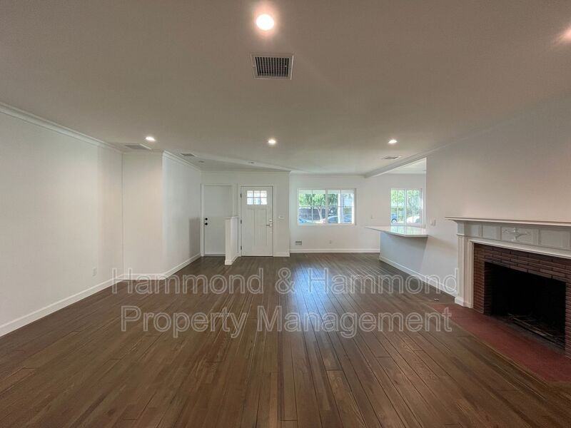 13607 Huston St - Photo 5 of 33