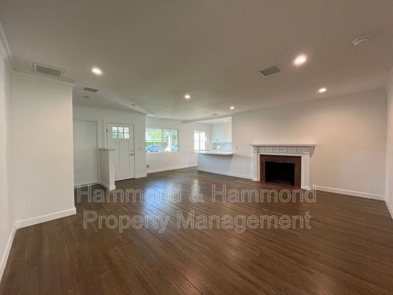 13607 Huston St - Photo 6 of 33